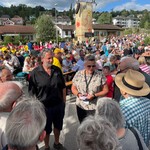 Begrüssung durch Monika Emmenegger, Vorstand SRG Luzern, Vizepräsidentin und Ressort Mitglieder begrüsst die Mitglieder zur Führung