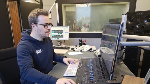 Bild von «Kurz erklärt»: Was macht ein Audiolayouter?