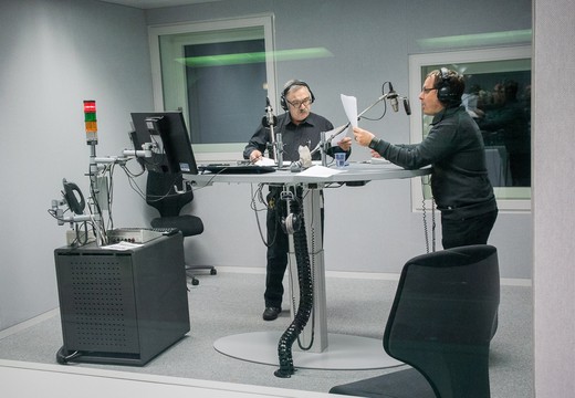 Bild von AUSGEBUCHT >> Besichtigung Radiostudio Bern