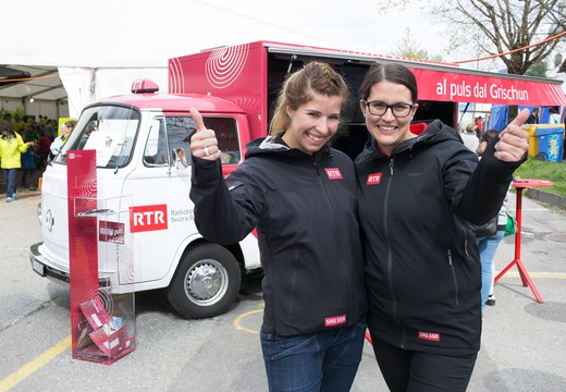 Bild von «Mission Microlotta» – Mit dem RTR-Bus unterwegs zum rätoromanischen Publikum