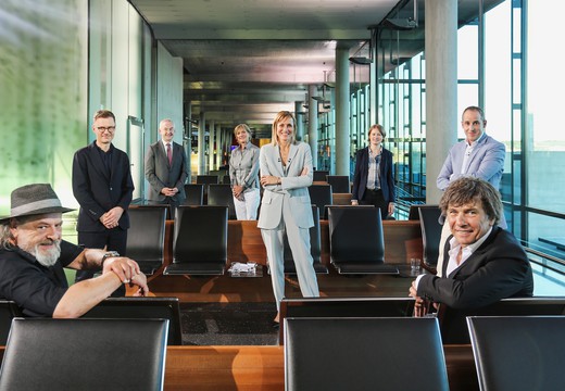 Bild von «Club»-Sommersendungen aus dem Flughafen Zürich und dem Stadion Letzigrund