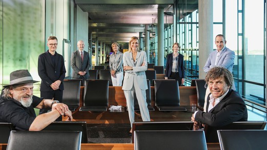 Bild von «Club»-Sommersendungen aus dem Flughafen Zürich und dem Stadion Letzigrund