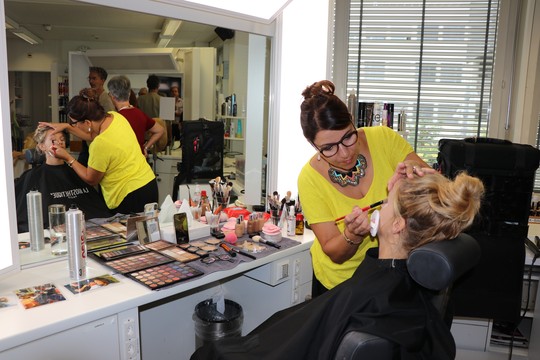 Bild von Real-Life-Facetune: Die Maskenabteilung von tpc