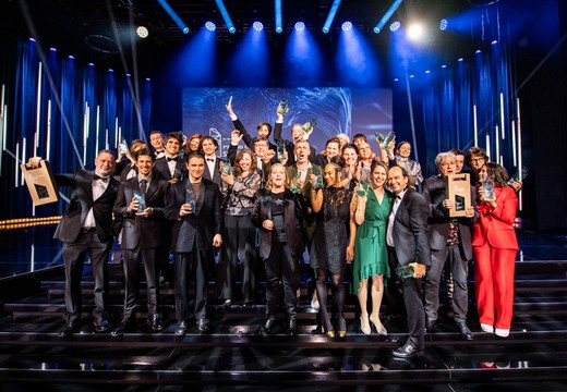 Bild von Schweizer Filmpreis 2023: Quartz-Trophäen für «Drii Winter» und «Cascadeuses»