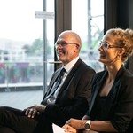 Der Gemeindepräsident Adrian Duss-Kiener und Kantonsratspräsidentin Judith Schmutz  lauschen gespannt.