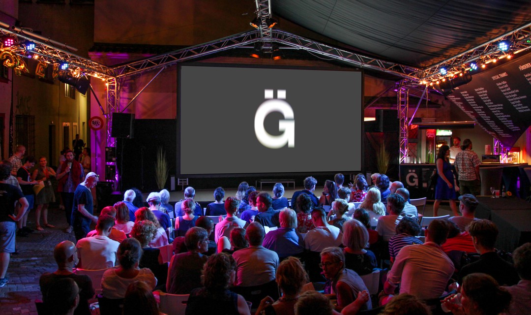 Blick auf die Leinwand am Gässli Film Festival