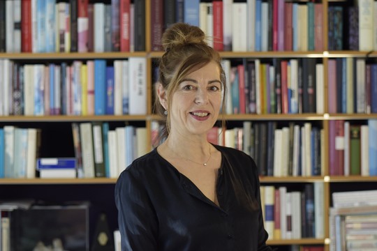 Bild von Esther Schneider, Leiterin Fachredaktion Literatur, verlässt SRF