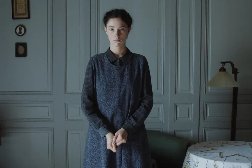 Die französische Schauspielerin Lila Gueneau in "Silent Rebellion"