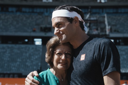 Bild von «DOK»: Roger Federer – Match in Afrika
