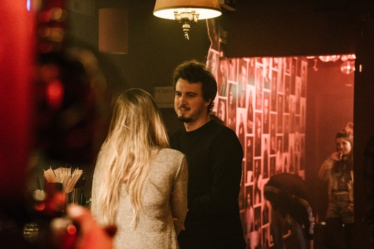 Bild von «Klappe zu – Mund auf»: Unser Praktikant spielte Statist bei «Nr. 47»