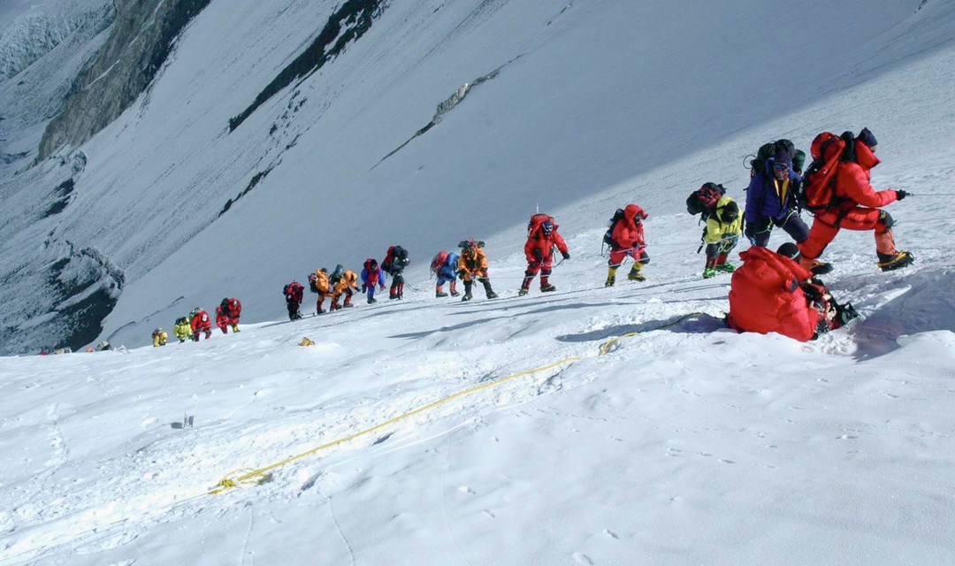 Sherpas auf dem Weg zum Everest.