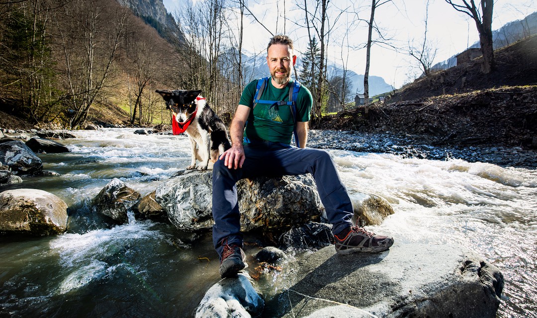 Nik Hartmann mit seinem Hund Oshkosh