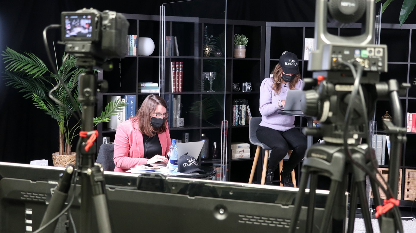 Katia Murmann und Patrizia Laeri im Videostudio