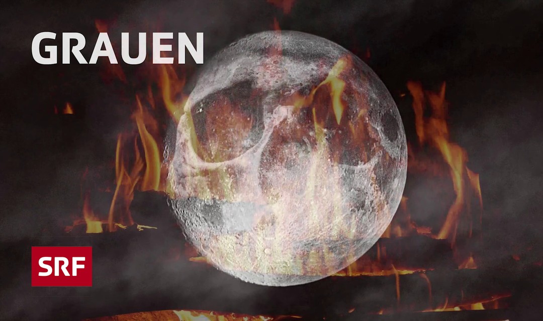 Ein brennender Mond im Universum