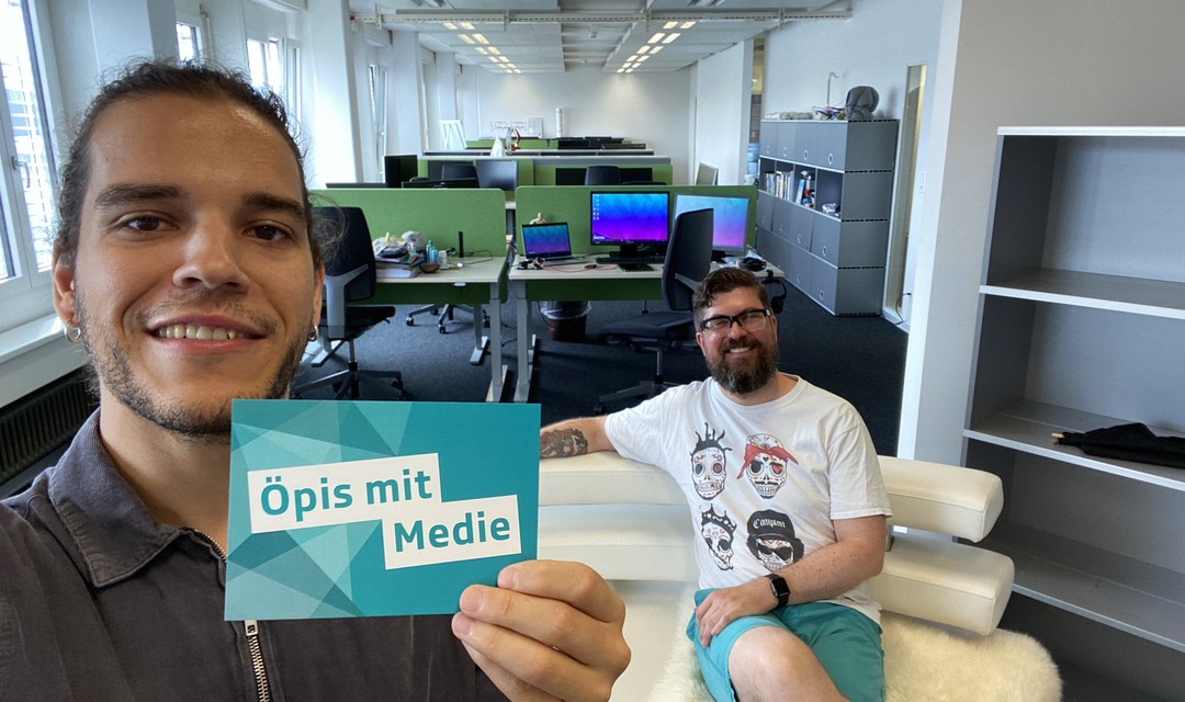Selfie von Jan und Guido Berger im SRF Digital Büro.