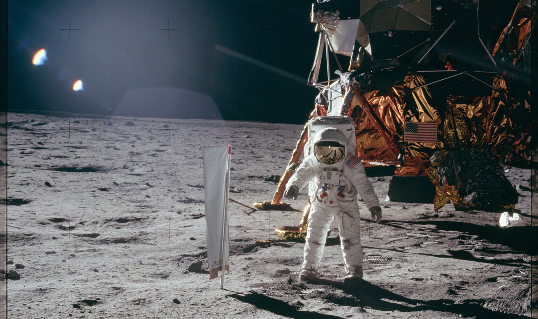 Der erste Mensch auf dem Mond, vor seinem Moonrover
