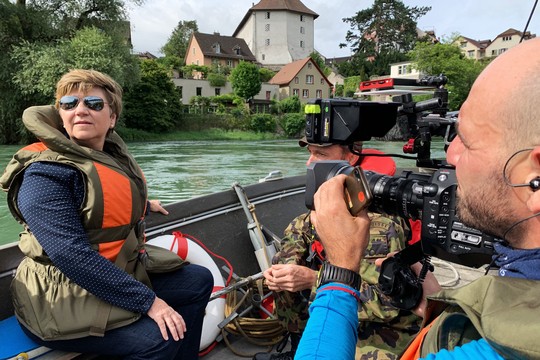 Bild von «DOK»: Viola Amherd – Unterwegs mit der Verteidigungsministerin