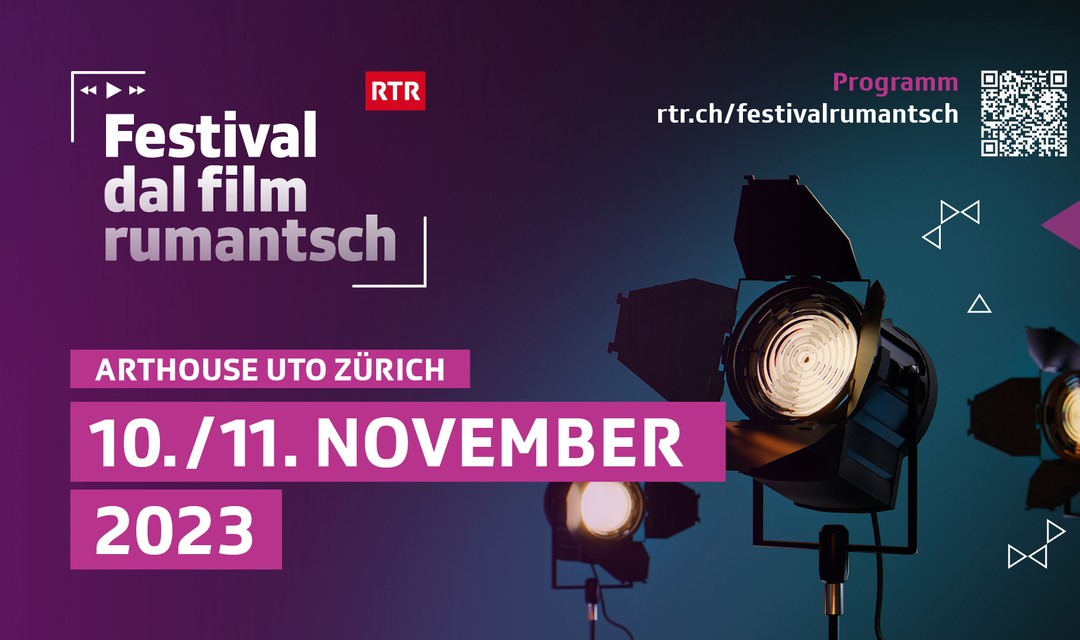 Mehrere Scheinwerfer, die den Schriftzug «Festival dal film rumantsch» beleuchten