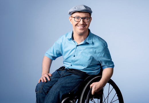 Bild von Jahn Graf moderiert SRF-Magazin zu den Paralympics in Tokio