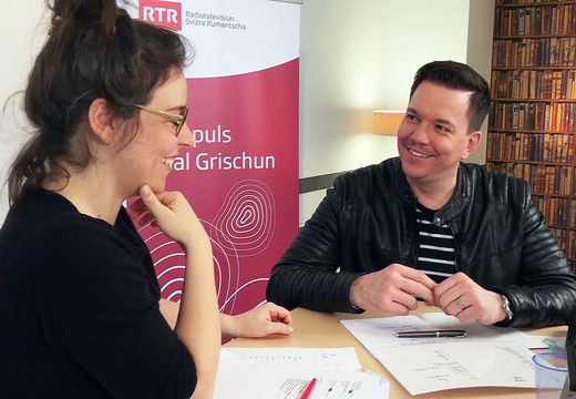 Bild von «100 minutas»: die Schweiz lernt Rätoromanisch