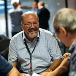 Joachim Eder, Delegierter der SRG Zug, und Karl Graf, Delegierter der SRG Nidwalden, vor der Versammlung