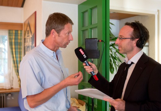 Bild von Fotogalerie "Doppelpunkt Forum" - Mit dem Radio am Stammtisch