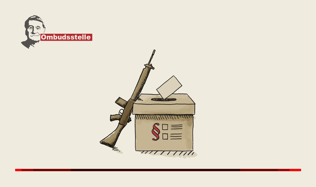 Die Illustration zeigt eine Abstimmungsurne mit Abstimmungszettel, links an die Urne angelehnt steht ein Sturmgewehr