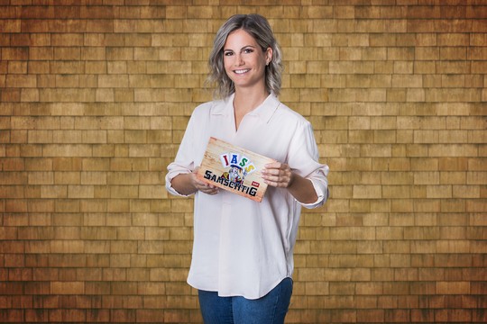 Bild von Fabienne Bamert ist die neue Moderatorin des «Samschtig-Jass»