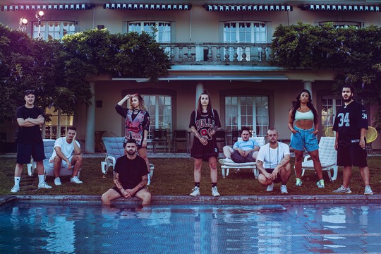 Bild von «Battle Mansion»: Die epische Reality-Show von SRF Virus