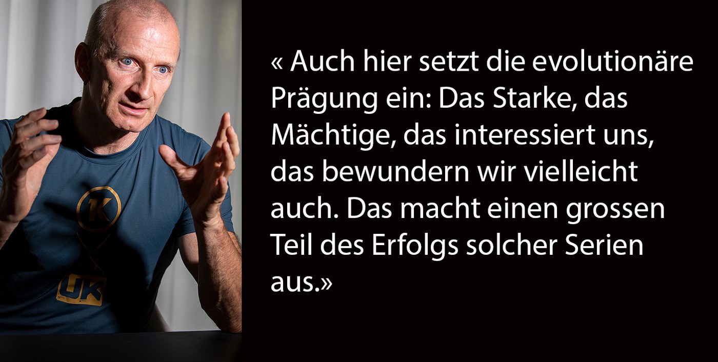 Portrait Frank Urbaniok mit Zitat: Hier setzt die evolutionäre Prägung ein: Das Starke, das Mächtige, das interessiert uns, das bewundern wir vielleicht auch. Das macht einen grossen Teil des Erfolgs solcher Serien aus.