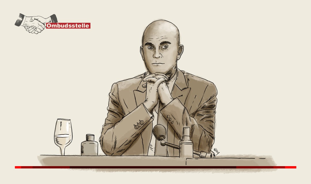 Die Illustration zeigt Bundesrat Alain Berset an einer Medienkonferenz, mit aufgestützten Armen, gefalteten Händen und nachdenklichem Blick