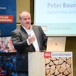 Peter Baumann, Gemeindepräsident von Andermatt, betont in seiner Grussrede die wilde Schönheit der Gegend.