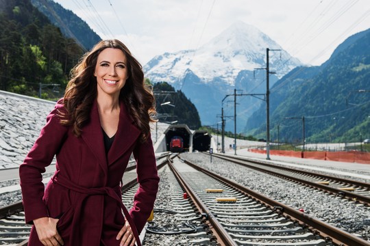 Bild von Susanne Wille mit dem MedienStar-Award geehrt