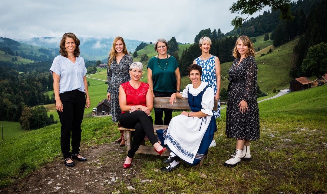 Gruppenfoto mit den Protagonistinnen der Landfrauenküche.