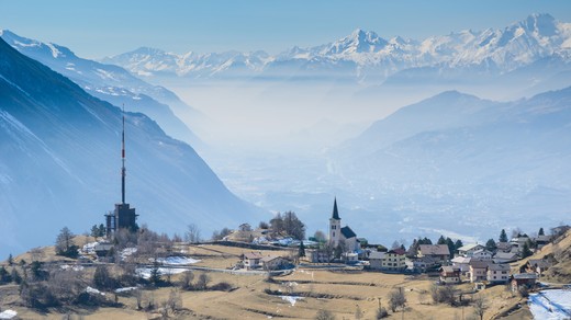 Bild von «Kurz erklärt»: So versorgt die SRG Stadt und Land