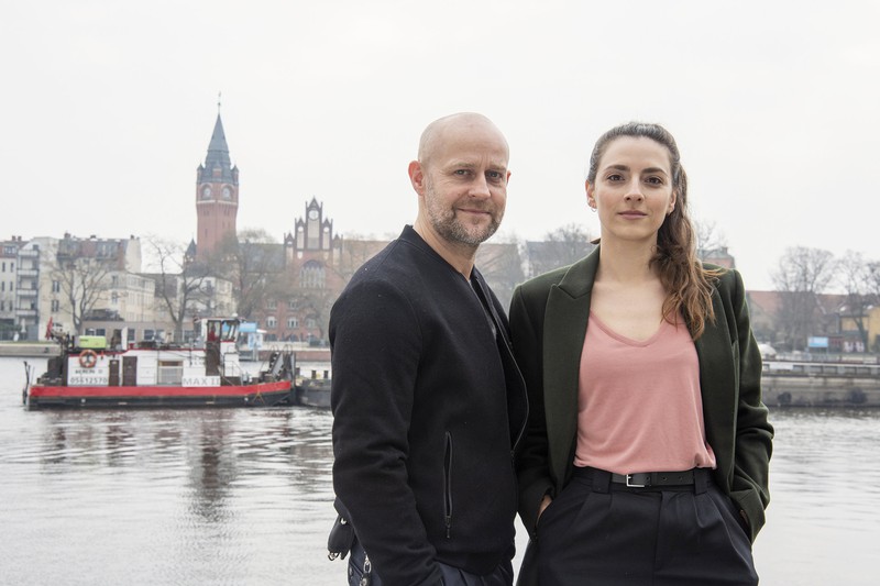 Die beiden Protagonist:innen von «Jenseits der Spree».