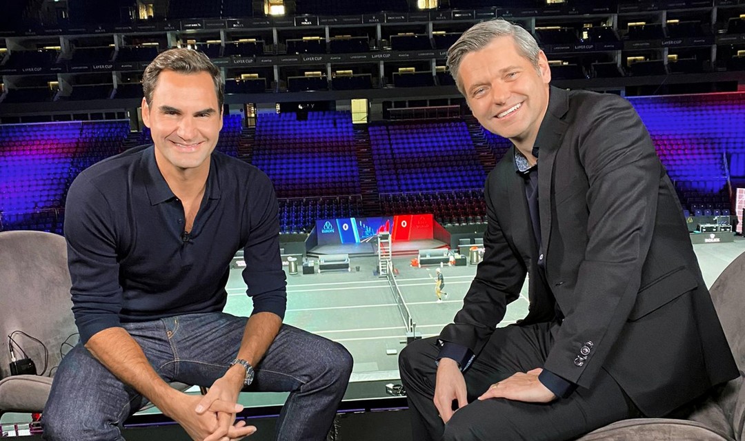 Roger Federer im Gespräch mit Moderator Urs Gredig