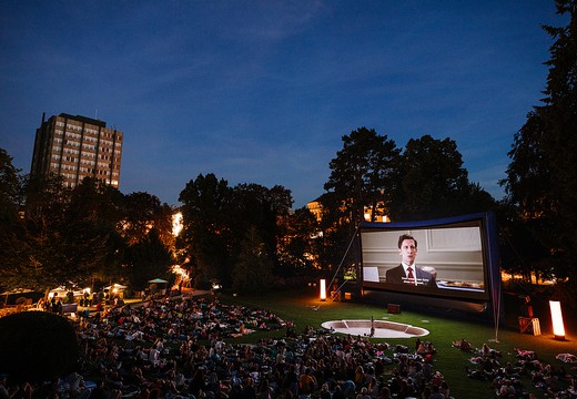 Bild von SRG und SRG Bern Freiburg Wallis sind Partnerinnen des Berner «Kino im Kocher»