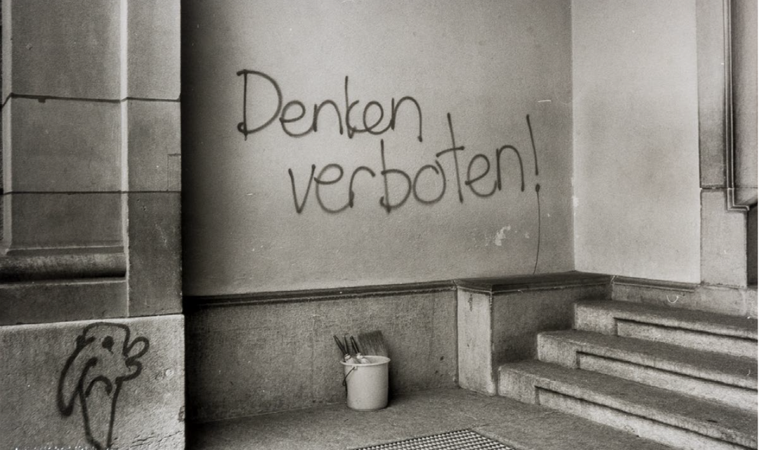 Graffiti «Denken verboten»