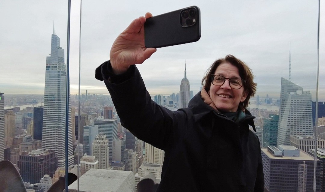 Foto: Tatjana Haenni auf dem Rockefeller Center New York