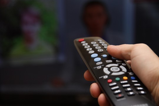 Bild von Mediapulse: Die Jungen schauen TV-Sendungen verspätet an