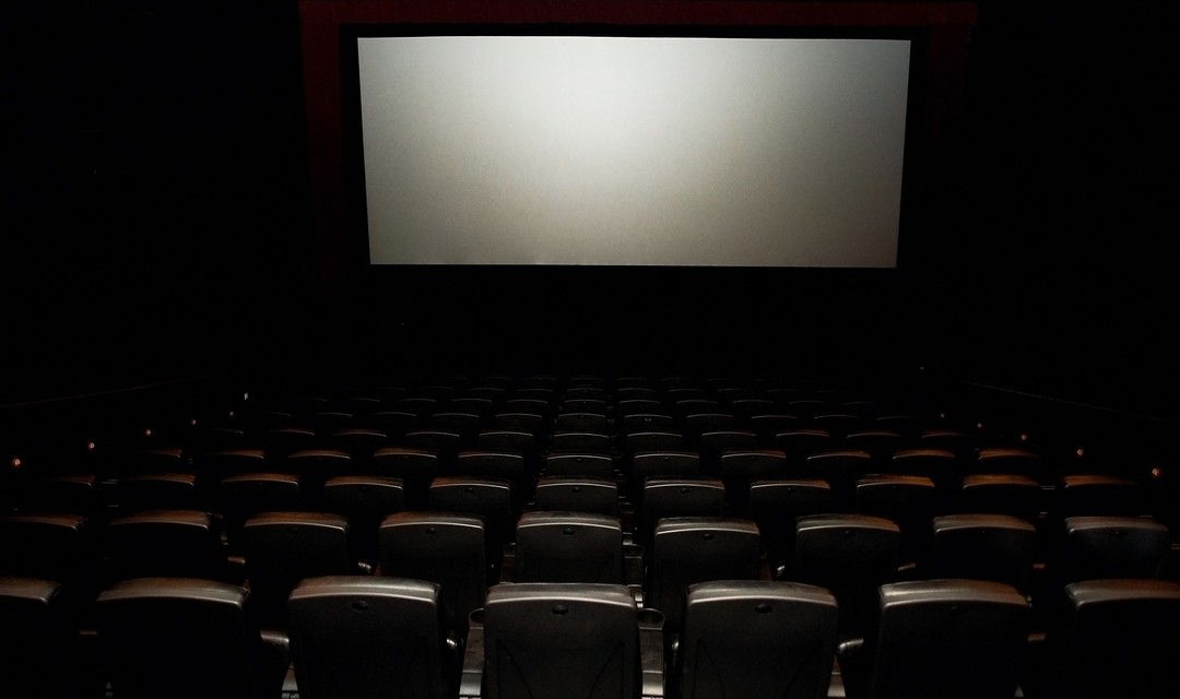Ein menschenleerer Kinosaal während dem Lockdown