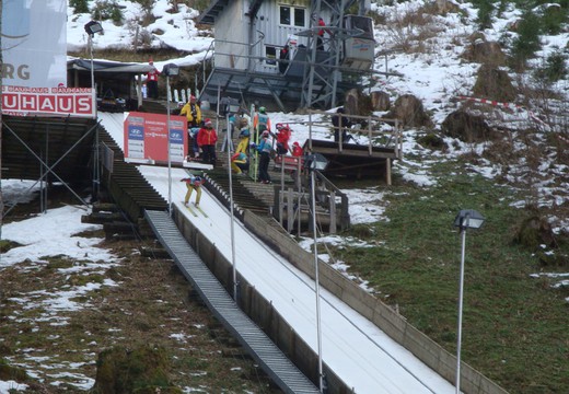 Bild von Fotogalerie SRG Mitglieder beim Skispringen Engelberg