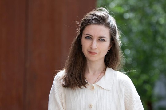 Bild von Zoe Geissler ab Frühjahr 2025 neue Frankreich-Korrespondentin