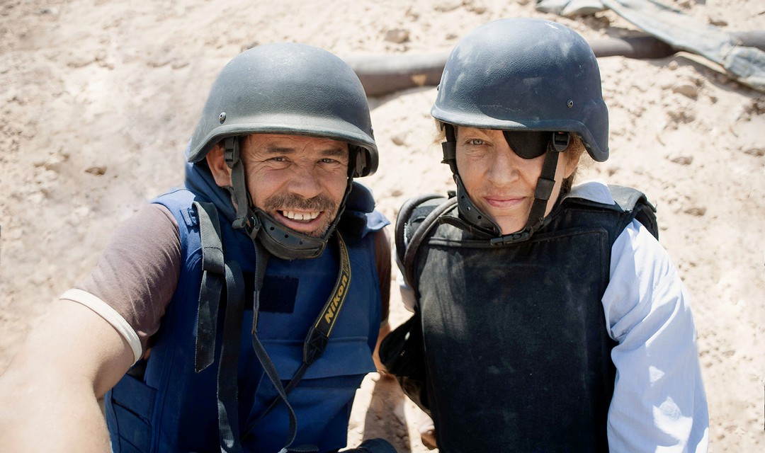 Marie Colvin und Paul Conroy im Kriegsgebiet.