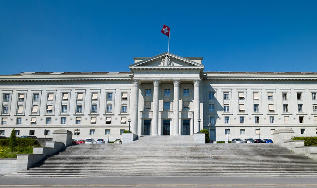 Das Foto zeigt eine Aussenansicht der Gebäudes des Bundesgerichts in Lausanne