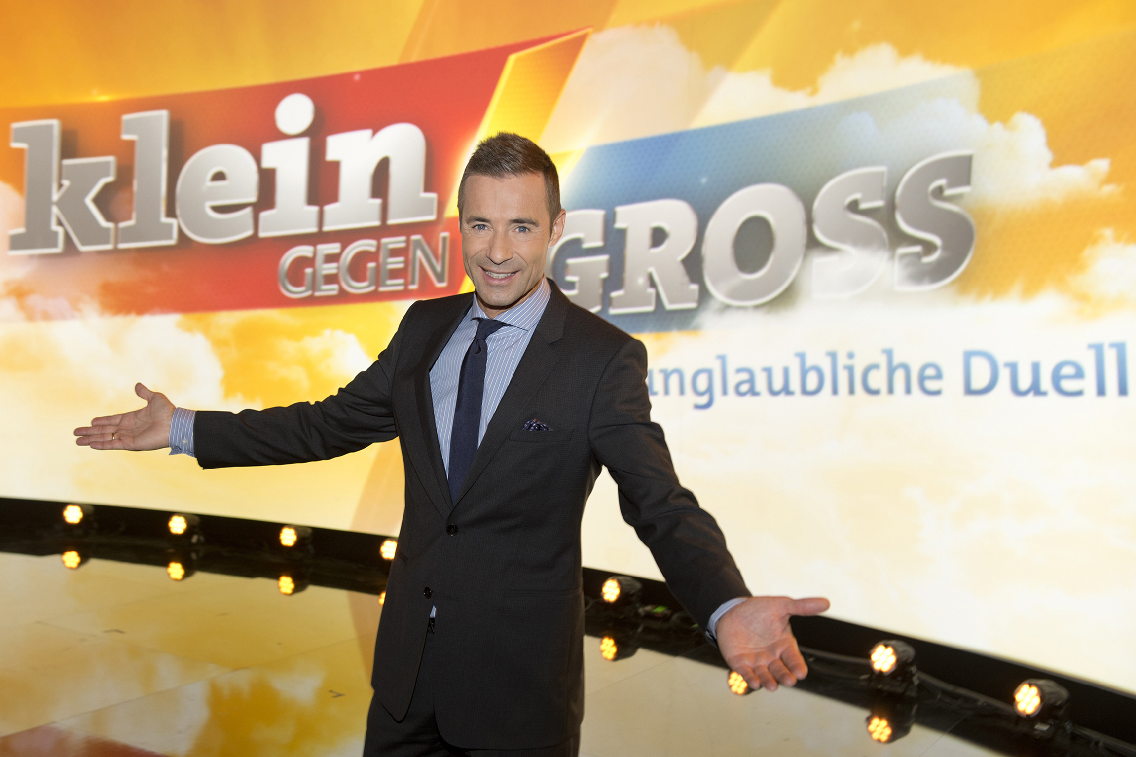«Klein gegen Gross» mit Kai Pflaume bei SRF News SRG Deutschschweiz